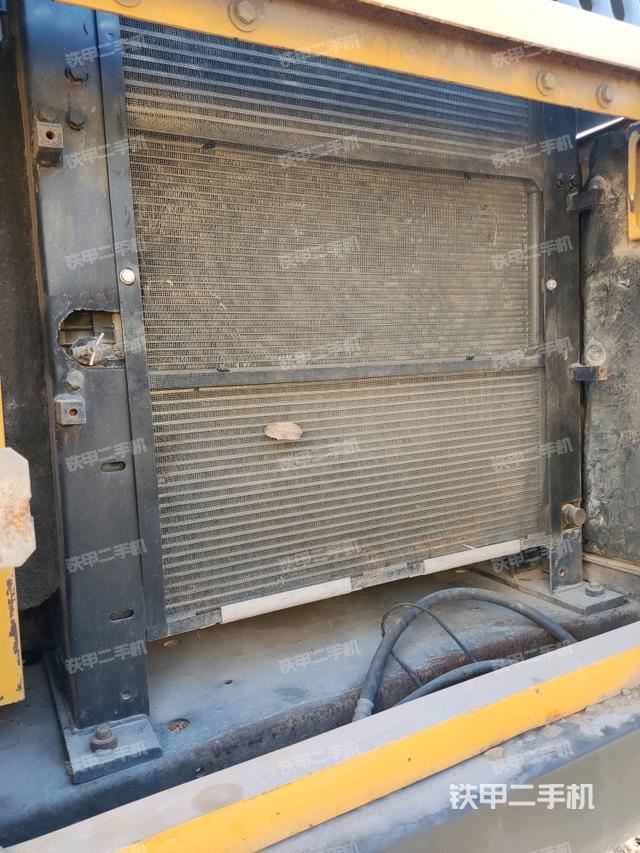 散熱器正面（大件艙室）