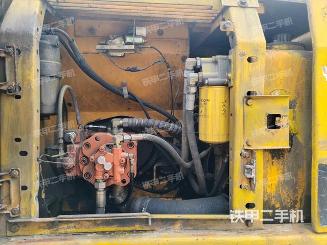 電瓶（大件艙室）