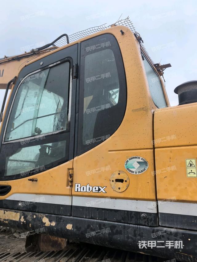 驾驶室左前45度（驾驶室部分）