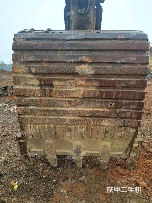 鏟斗右后整體（工作和回轉(zhuǎn)裝置）