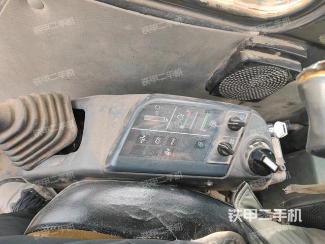 座椅右侧控制台/钥匙门/油门/含右手柄（驾驶室部分）