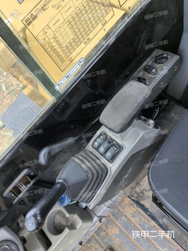 座椅右側(cè)控制臺(tái)/鑰匙門/油門/含右手柄(駕駛室部分) 座椅右側(cè)控制臺(tái)/鑰匙門/油門/含右手柄(駕駛室部分)