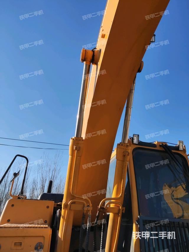 大臂油缸整體?豎拍（工作和回轉(zhuǎn)裝置）