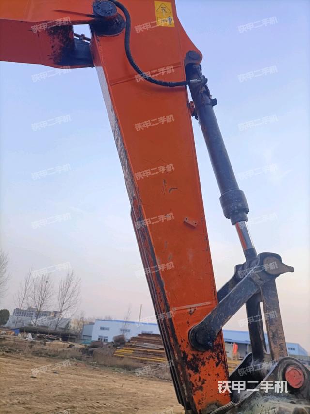 小臂整體左后(工作和回轉(zhuǎn)裝置) 小臂整體左后(工作和回轉(zhuǎn)裝置)