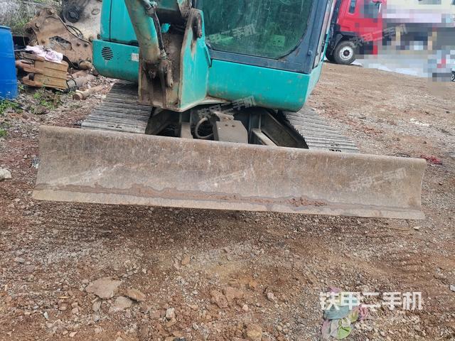 轉(zhuǎn)盤和下車架正前(工作和回轉(zhuǎn)裝置) 轉(zhuǎn)盤和下車架正前(工作和回轉(zhuǎn)裝置)