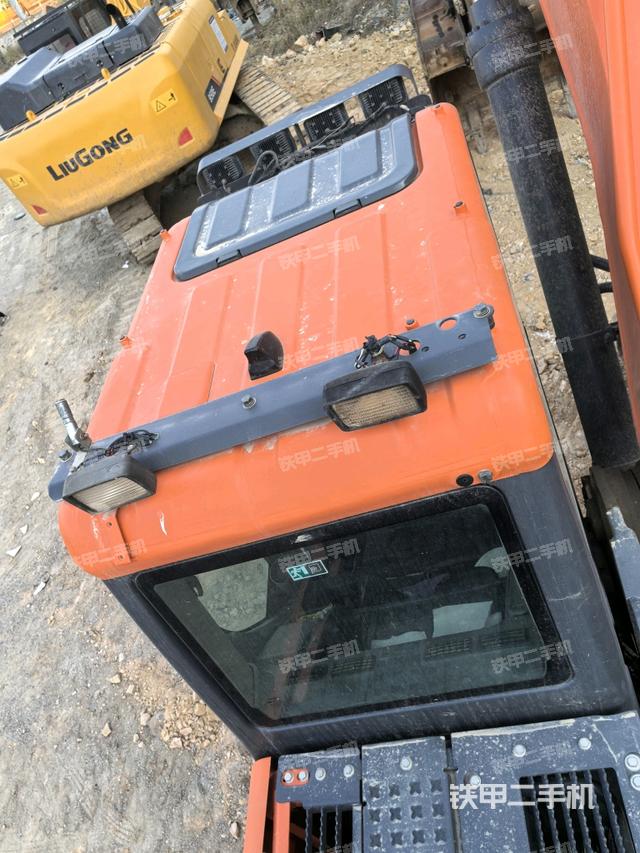 駕駛室頂部俯視（上車部件）