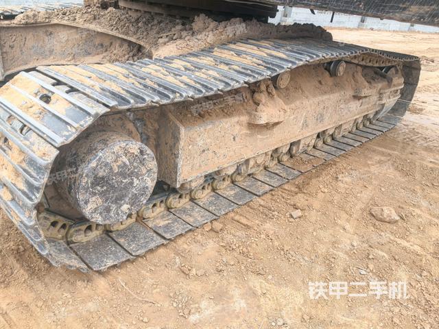 右側(cè)履帶整體(行走機構) 右側(cè)履帶整體(行走機構)