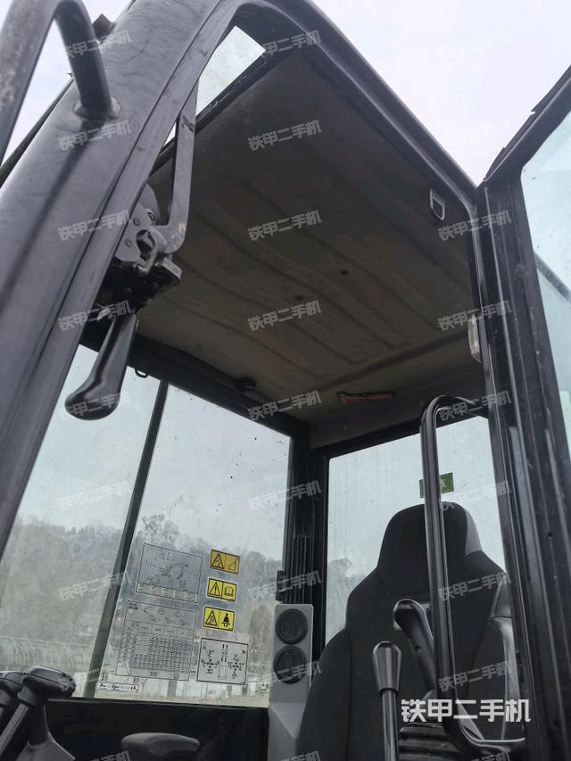 頂棚整體(駕駛室部分) 頂棚整體(駕駛室部分)