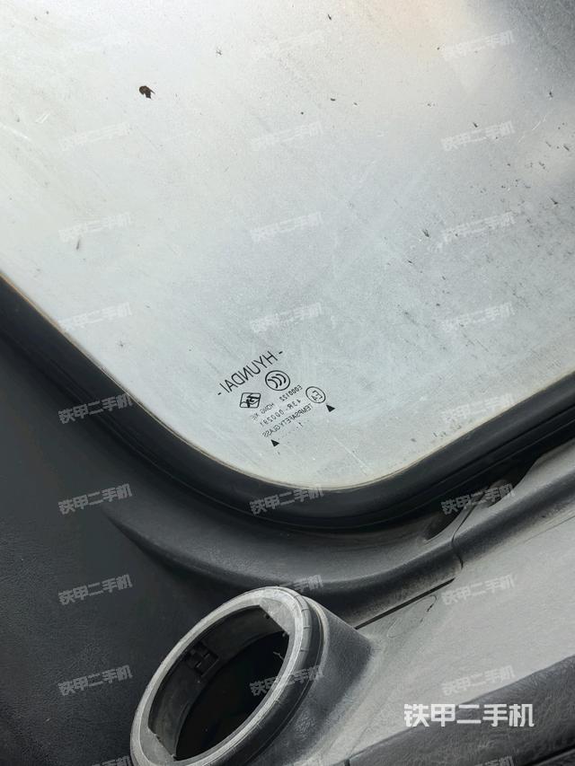 后窗玻璃角标（驾驶室部分）