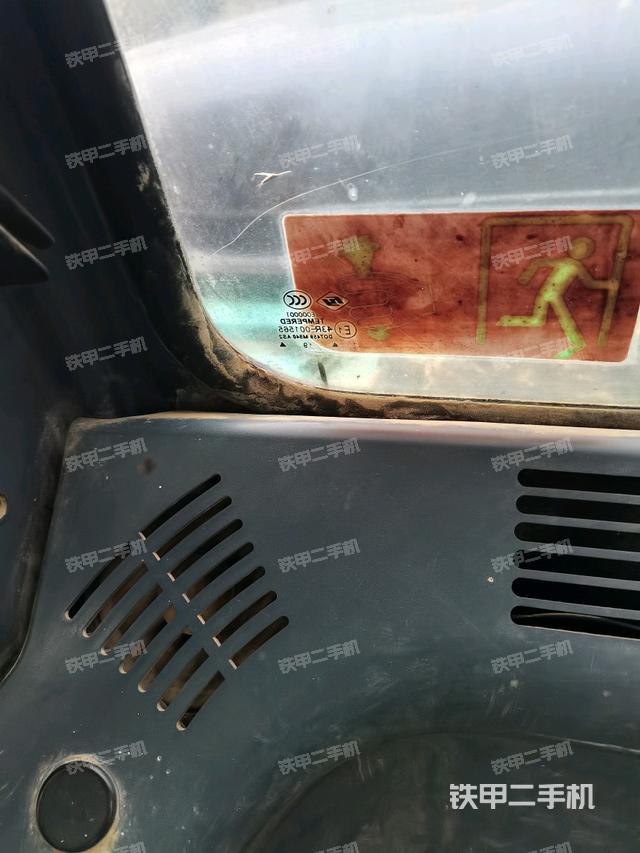 后窗玻璃角標(biāo)(駕駛室部分) 后窗玻璃角標(biāo)(駕駛室部分)