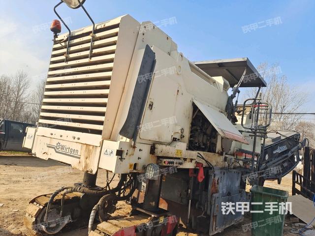 右后45(整機(jī)外觀) 右后45(整機(jī)外觀)