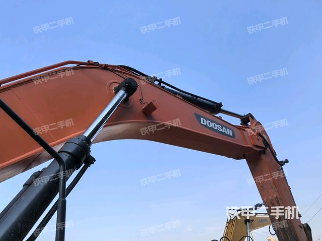 大臂整體?右側(cè)（工作和回轉(zhuǎn)裝置）