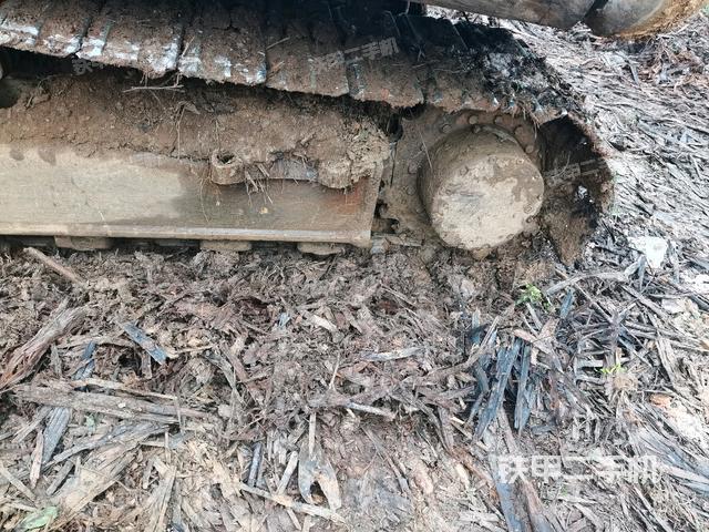 左側(cè)行走馬達(dá)蓋板(行走機(jī)構(gòu)) 左側(cè)行走馬達(dá)蓋板(行走機(jī)構(gòu))