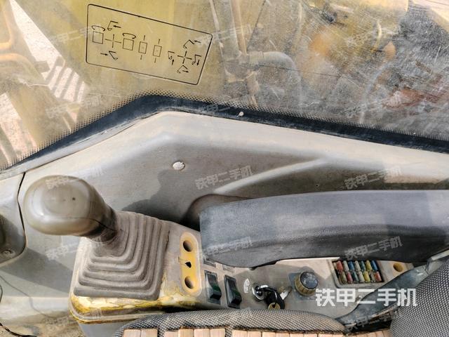 座椅右側(cè)控制臺/鑰匙門/油門/含右手柄（駕駛室部分）