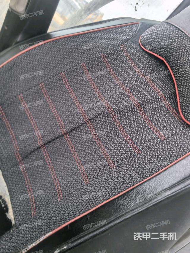 右側(cè)玻璃角標(biāo)（駕駛室部分）