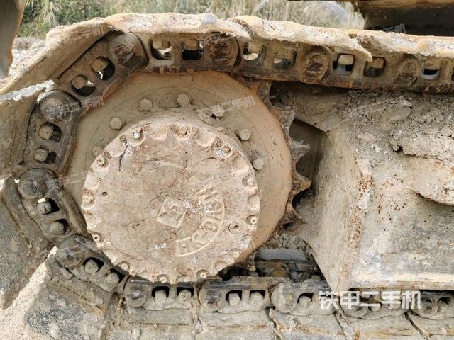 左驅(qū)動輪（行走機(jī)構(gòu)）