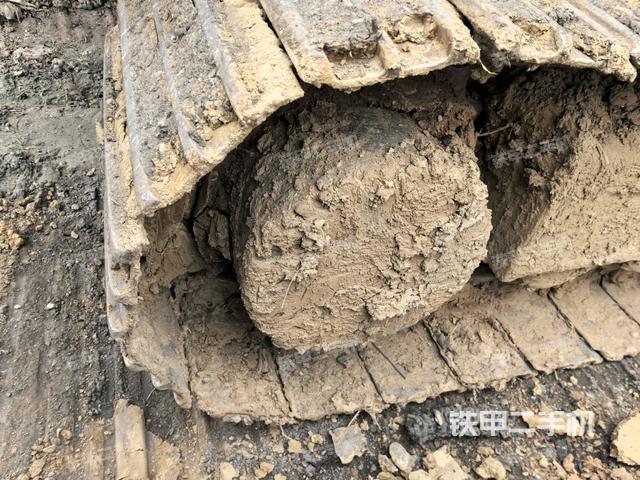 左側(cè)行走馬達(dá)蓋板（行走機(jī)構(gòu)）