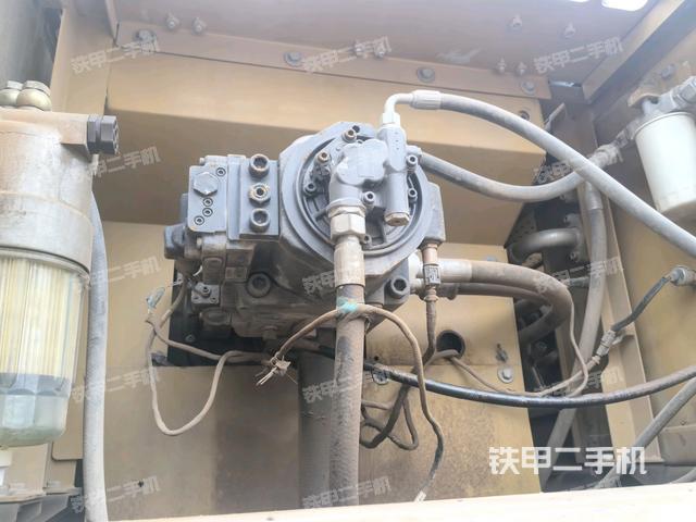 液壓泵斜45?左(大件艙室) 液壓泵斜45?左(大件艙室)