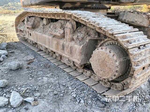 左側(cè)履帶整體?（行走機構(gòu)）