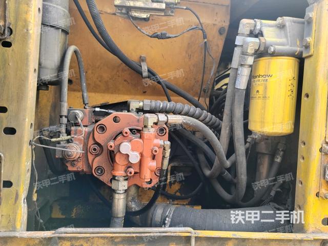 液壓泵斜45?左（大件艙室）