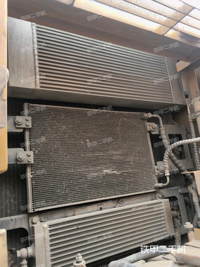 散熱器正面（大件艙室）