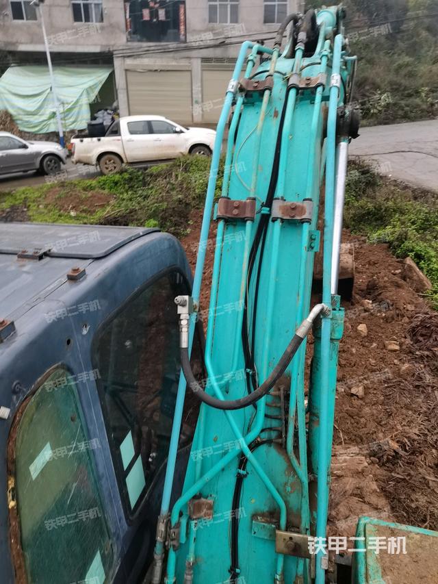 大臂背部俯視(工作和回轉(zhuǎn)裝置) 大臂背部俯視(工作和回轉(zhuǎn)裝置)