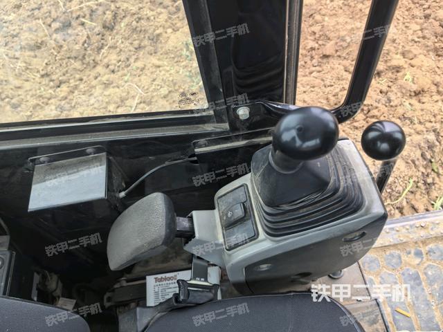 座椅左側(cè)控制臺(tái)/音響/含左手柄(駕駛室部分) 座椅左側(cè)控制臺(tái)/音響/含左手柄(駕駛室部分)