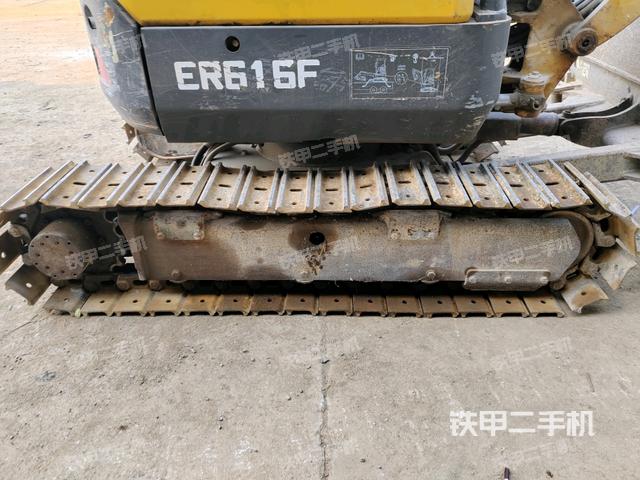左側(cè)履帶整體?(行走機(jī)構(gòu)) 左側(cè)履帶整體?(行走機(jī)構(gòu))