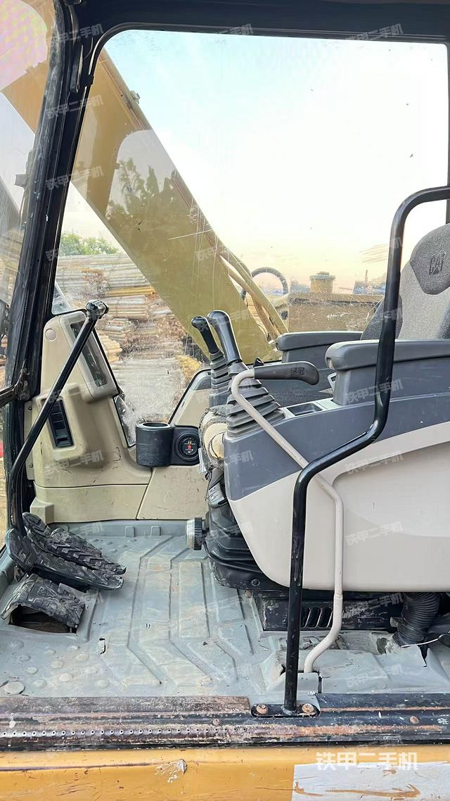 驾驶室整体（整机外观）