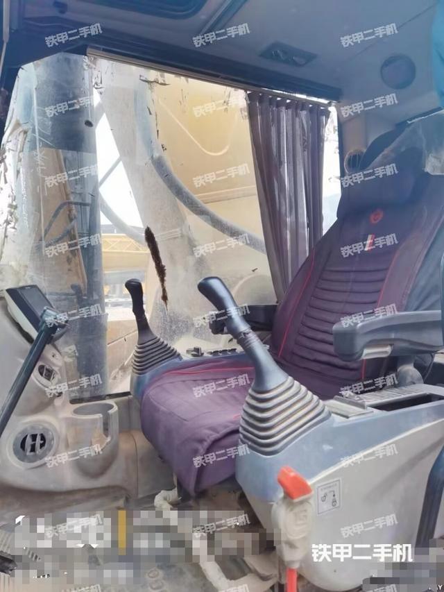 駕駛室整體（整機外觀）