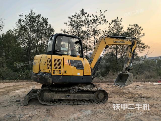 右前45(整機(jī)外觀) 右前45(整機(jī)外觀)