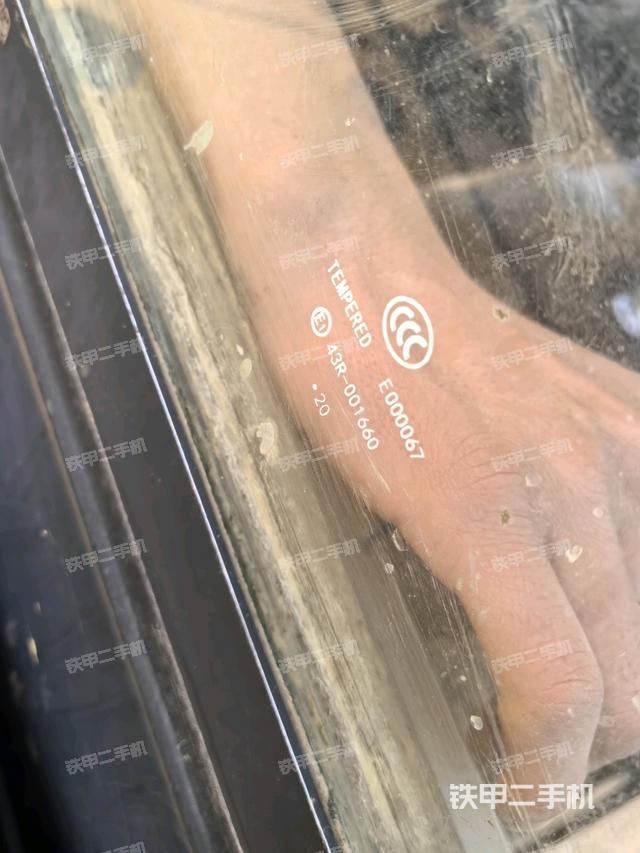 后窗玻璃角標(biāo)(駕駛室部分) 后窗玻璃角標(biāo)(駕駛室部分)