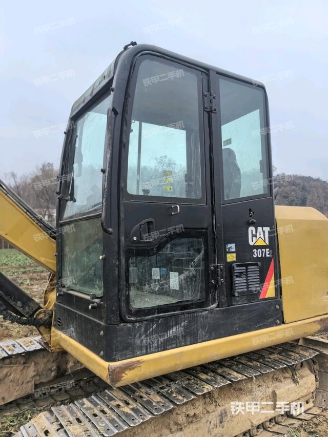 ?駕駛室正側(cè)(駕駛室部分) ?駕駛室正側(cè)(駕駛室部分)