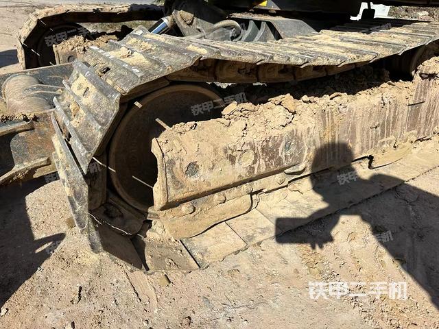 單側(cè)履帶整體（整機(jī)外觀）