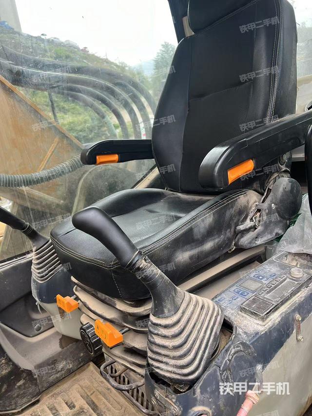 驾驶室整体（整机外观）