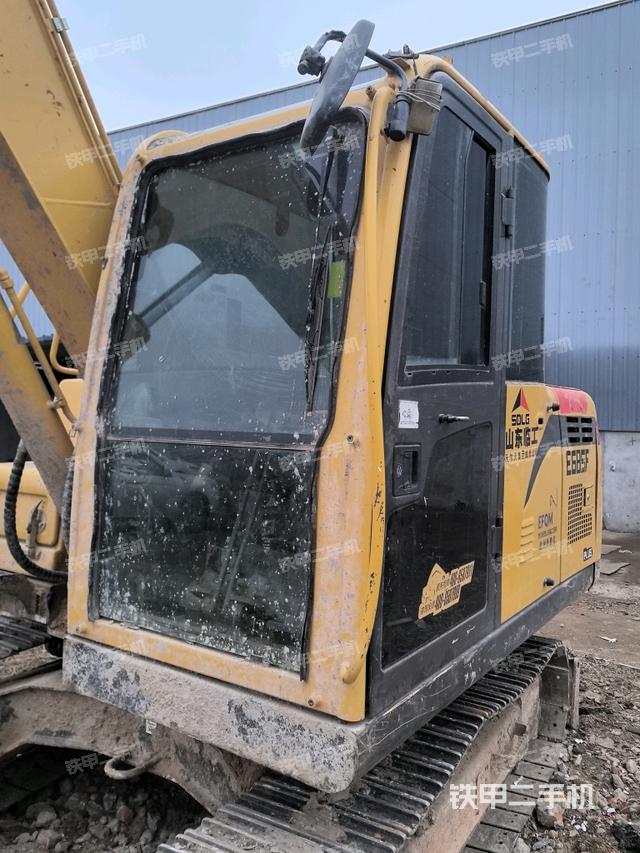 ?駕駛室正側(cè)（駕駛室部分）