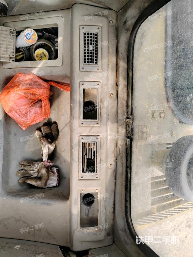 座椅后部（駕駛室部分）