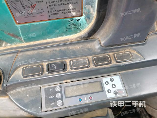 右側(cè)玻璃角標(biāo)(駕駛室部分) 右側(cè)玻璃角標(biāo)(駕駛室部分)