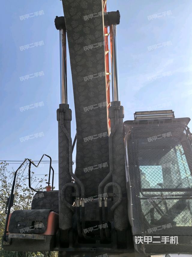 大臂油缸整體?豎拍（工作和回轉(zhuǎn)裝置）