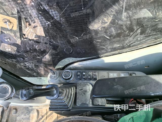 座椅右側(cè)控制臺/鑰匙門/油門/含右手柄（駕駛室部分）