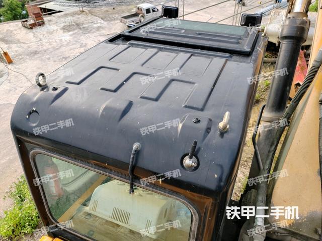 驾驶室顶部（整机外观）