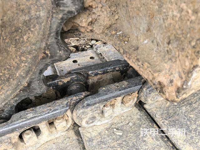 左側(cè)行走馬達(dá)蓋板（行走機(jī)構(gòu)）