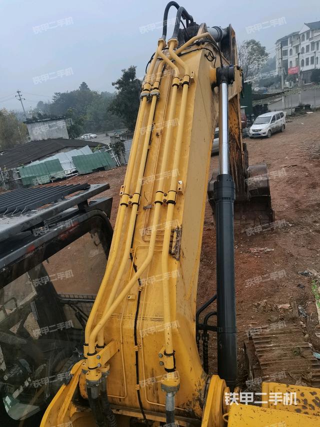 大臂背部俯視（工作和回轉(zhuǎn)裝置）