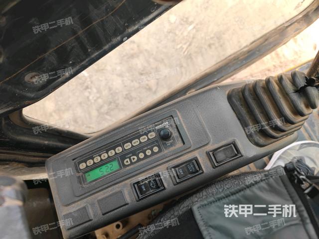 座椅左侧控制台/音响/含左手柄（驾驶室部分）