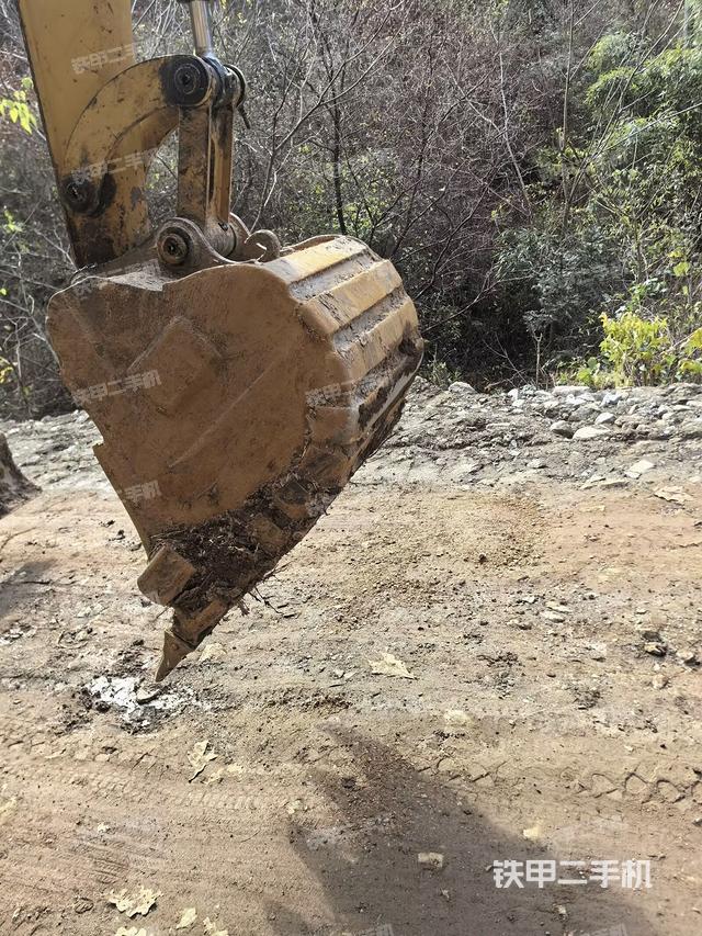 鏟斗45度(工作和回轉(zhuǎn)裝置) 鏟斗45度(工作和回轉(zhuǎn)裝置)