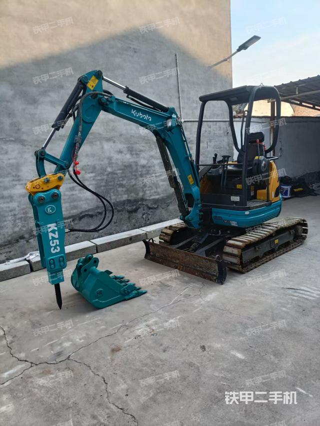 驾驶室顶部（整机外观）