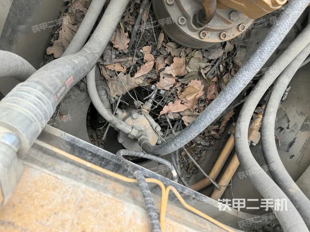 中央回轉(zhuǎn)接頭特寫（上車部件）