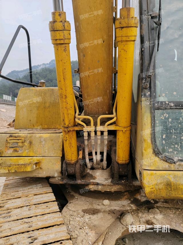 大臂油缸整體?豎拍（工作和回轉(zhuǎn)裝置）