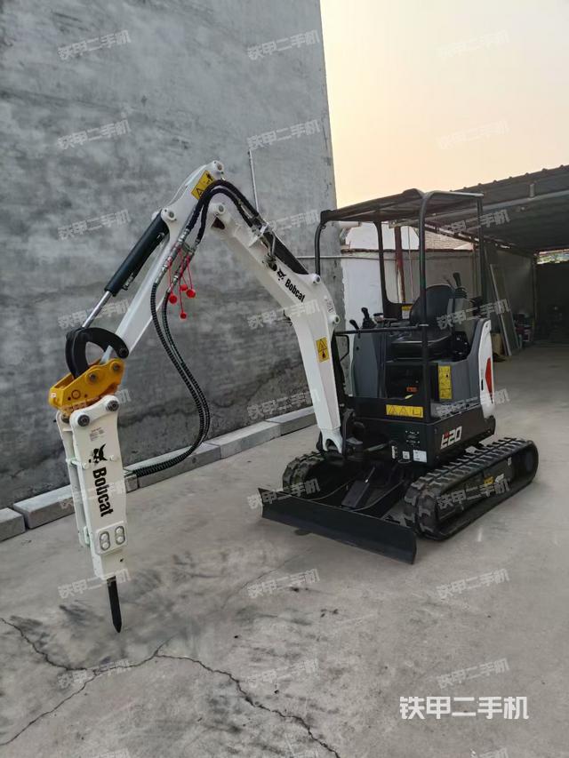 驾驶室整体（整机外观）