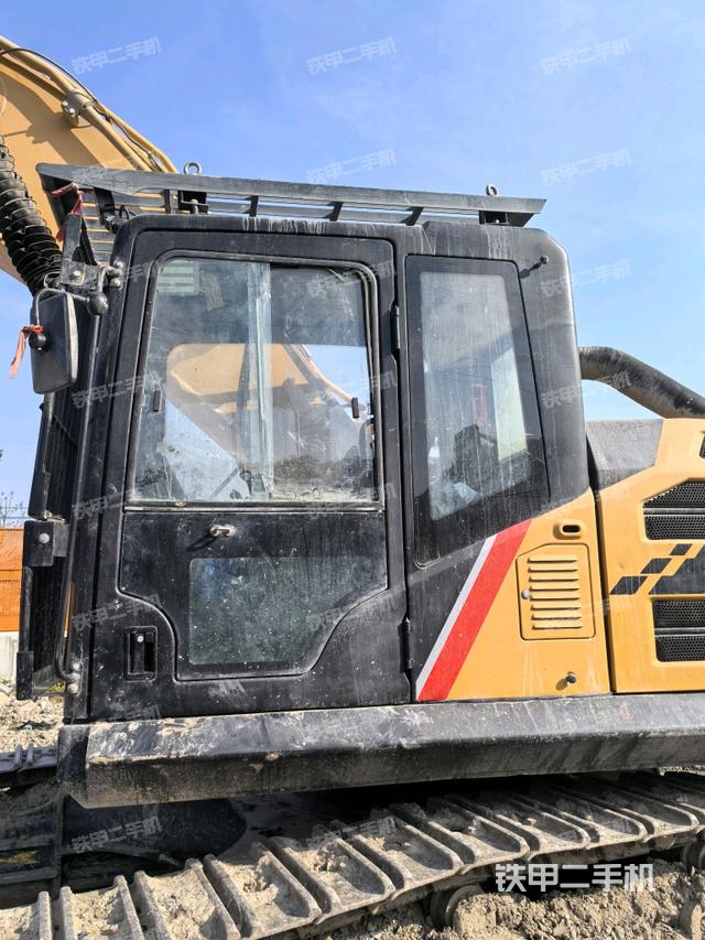 駕駛室正側(cè)(駕駛室部分) 駕駛室正側(cè)(駕駛室部分)